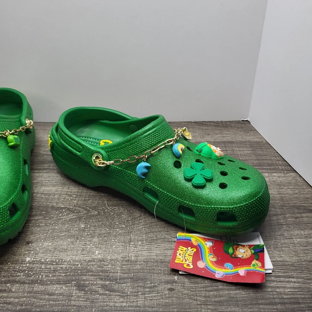CROCS Lucky Charms Green Mens 11 with Jibbitz NEW